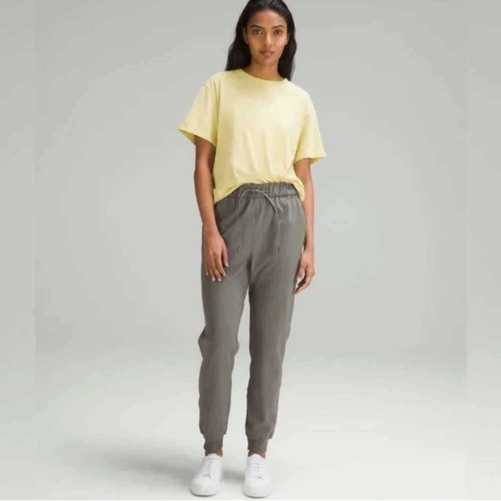 Lululemon Stretch High-Rise Jogger Grey Sage SZ 6